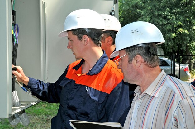 electrical engineer turns off voltage electrical control cabinet 271853 1892